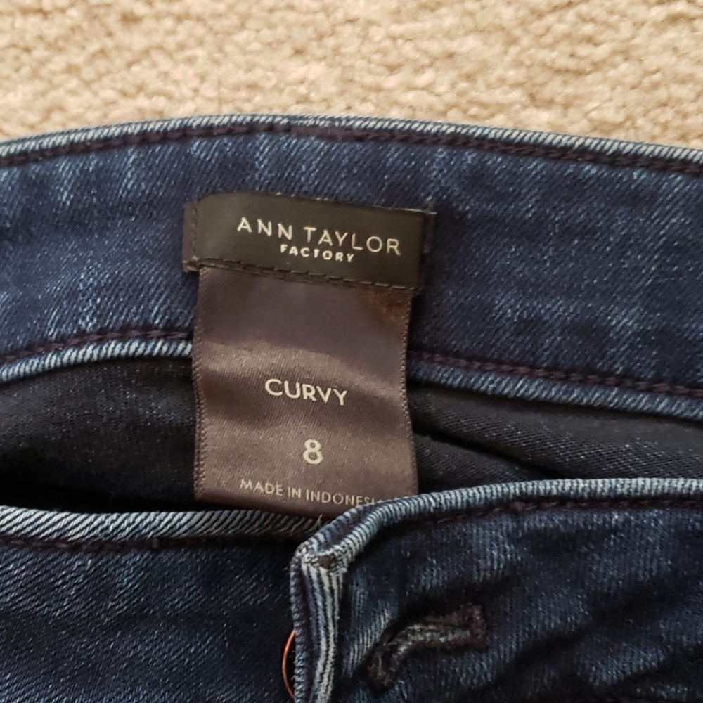 Dark wash 👖 - Picture 2 of 4